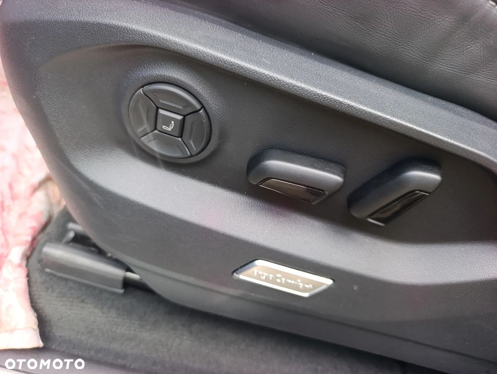 Volkswagen Touareg 3.0 V6 TSI OPF 4Motion - 23