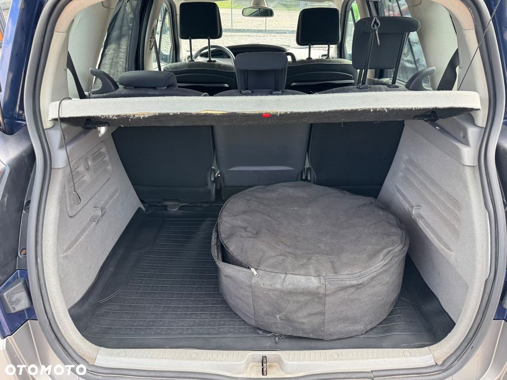 Renault Scenic 1.6 16V Expression - 17