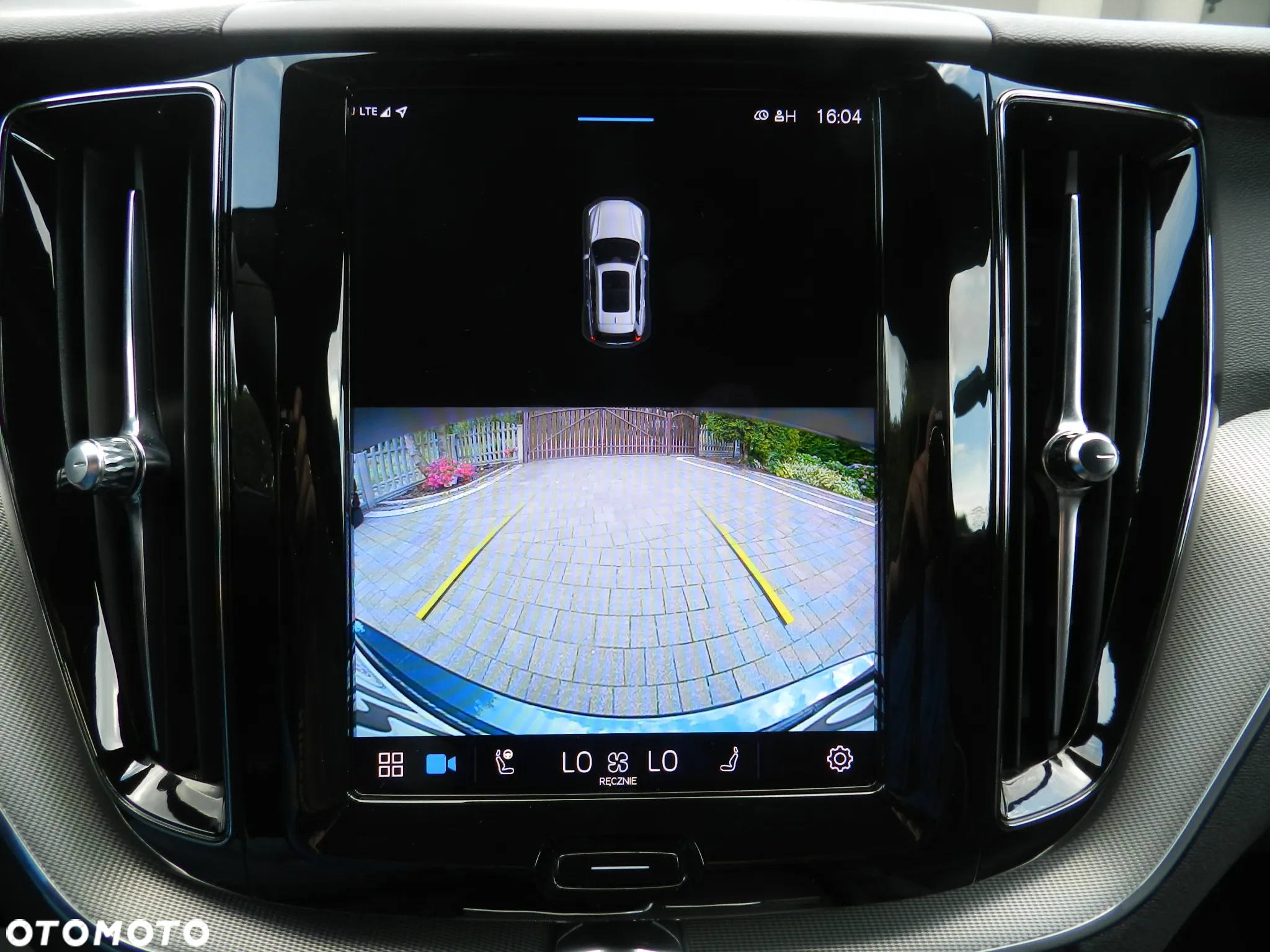 Volvo XC 60 B4 D AWD Plus Dark - 21