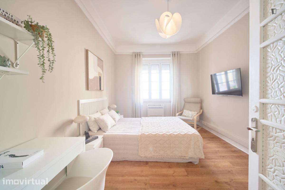 Quarto - localizado em Marquês de Pombal Lisbon - Grande imagem: 5/30