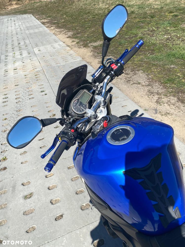 Suzuki GSR - 5