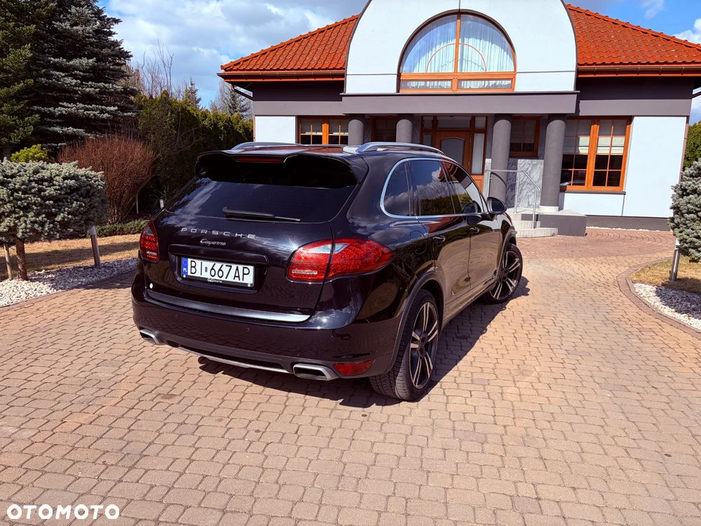 Porsche Cayenne - 21
