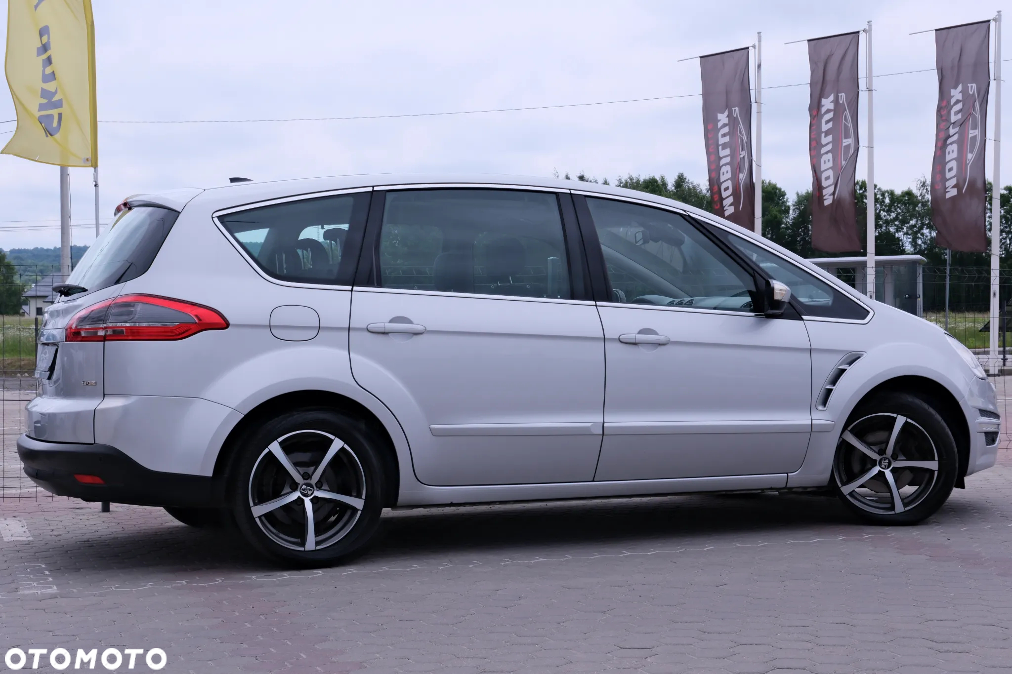 Ford S-Max 2.0 TDCi DPF Titanium - 13