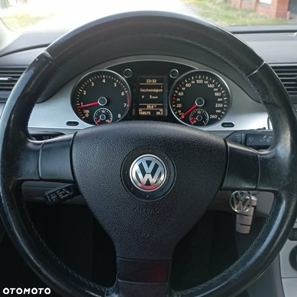 Volkswagen Passat 1.8 TSI Comfortline - 19