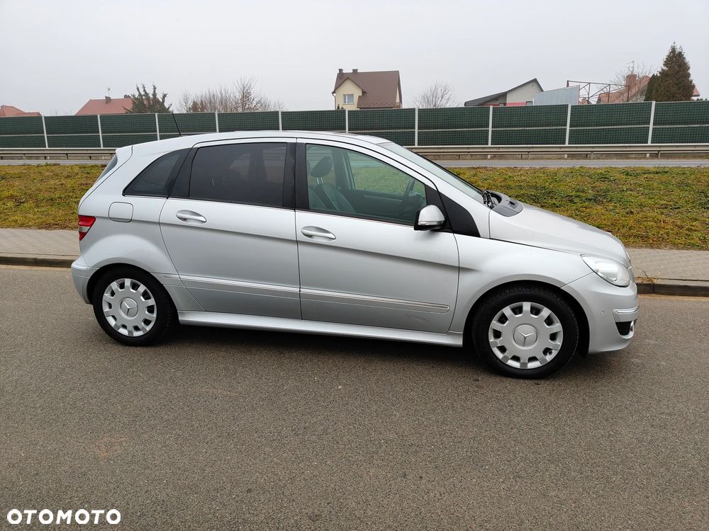 Mercedes-Benz Klasa B 180 CDI Special Edition - 27