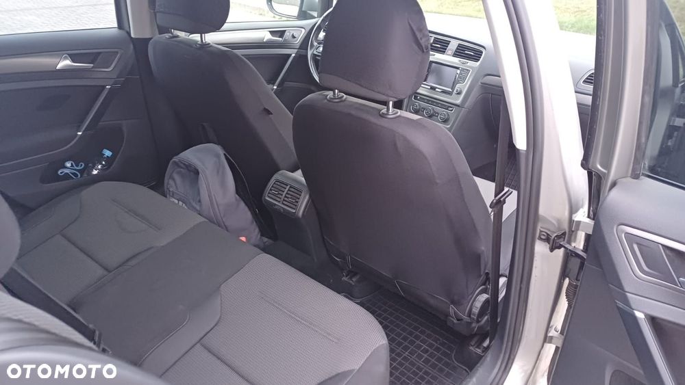 Volkswagen Golf 1.6 TDI BlueMotion Technology Comfortline - 14