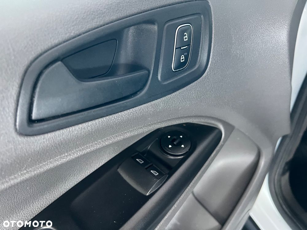 Ford Transit Connect - 22