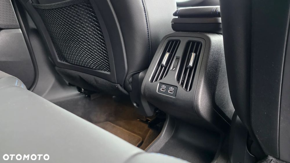 BMW X1 - 32