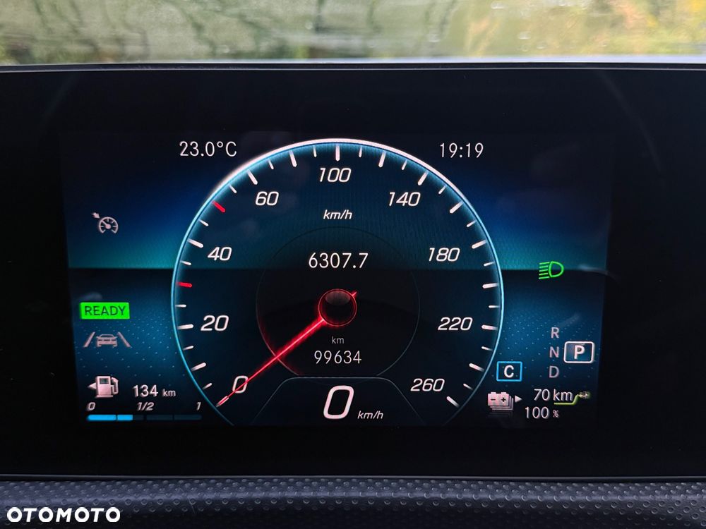 Mercedes-Benz CLA 250 e 8G-DCT AMG Line - 17