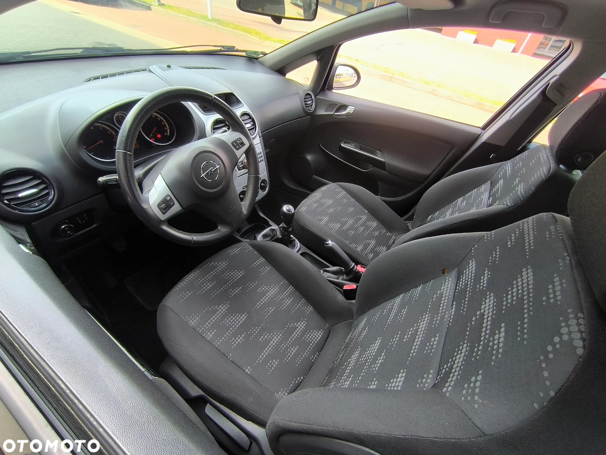 Opel Corsa 1.2 16V Enjoy - 13