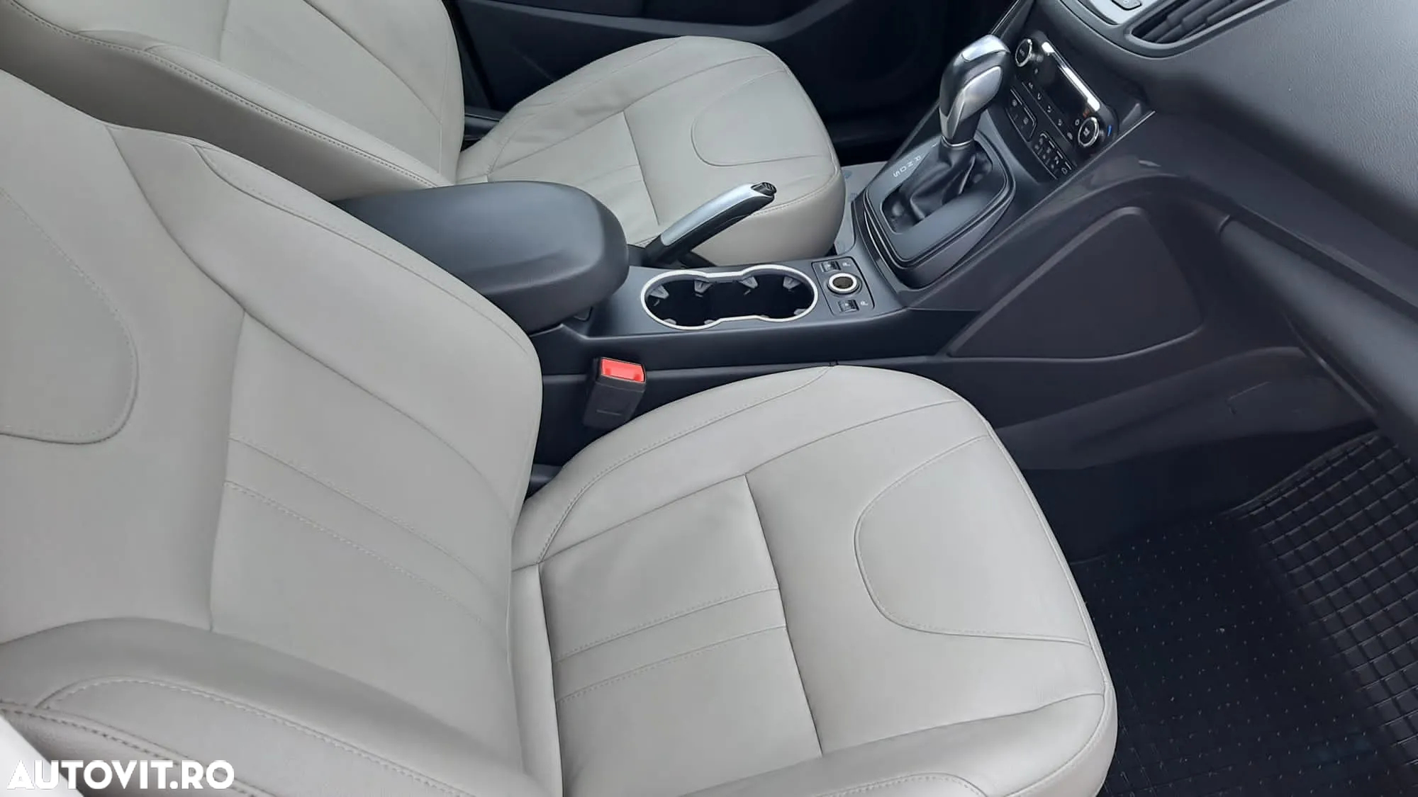 Ford Kuga 2.0 TDCi Powershift 4WD Titanium - 14