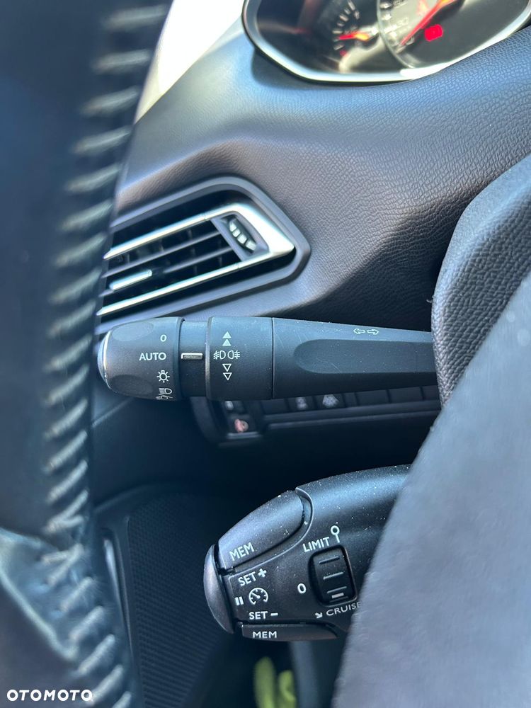 Peugeot 308 1.5 BlueHDi Active Pack S&S - 36
