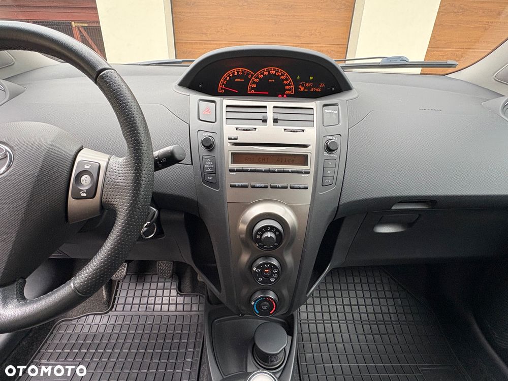 Toyota Yaris 1.33 VVT-i Life - 24