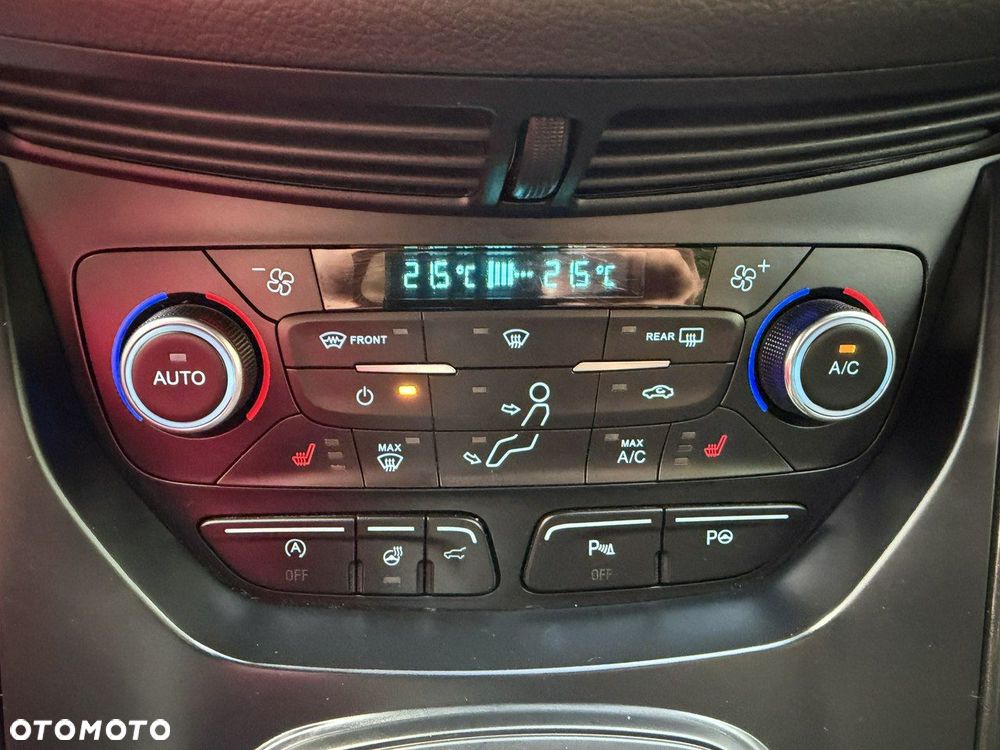 Ford Kuga - 40