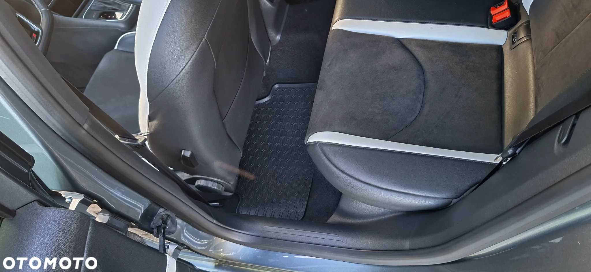 Seat Leon ST 2.0 TSI Start&Stop DSG Cupra 290 - 26