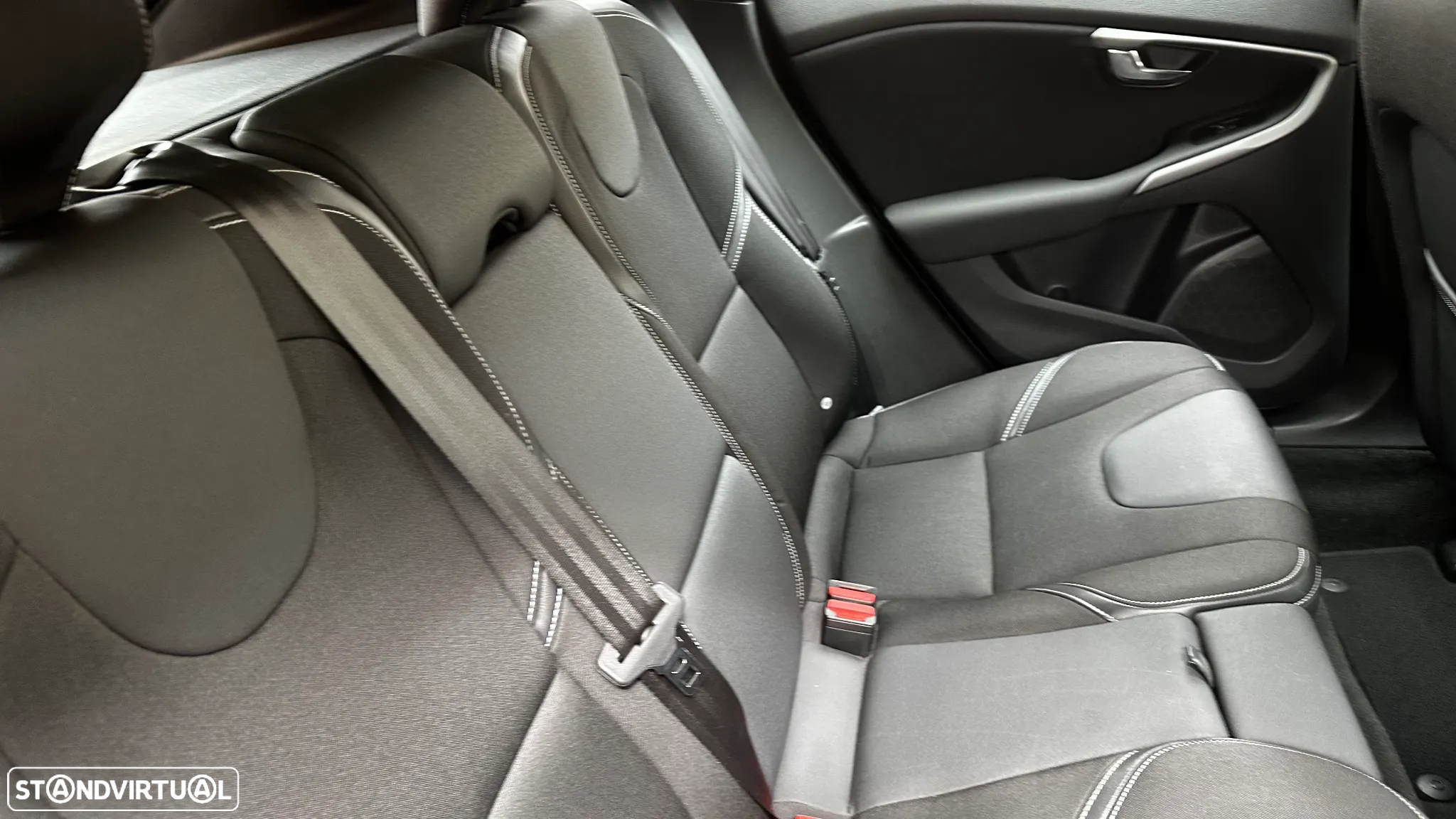 Volvo V40 2.0 D2 Momentum - 22