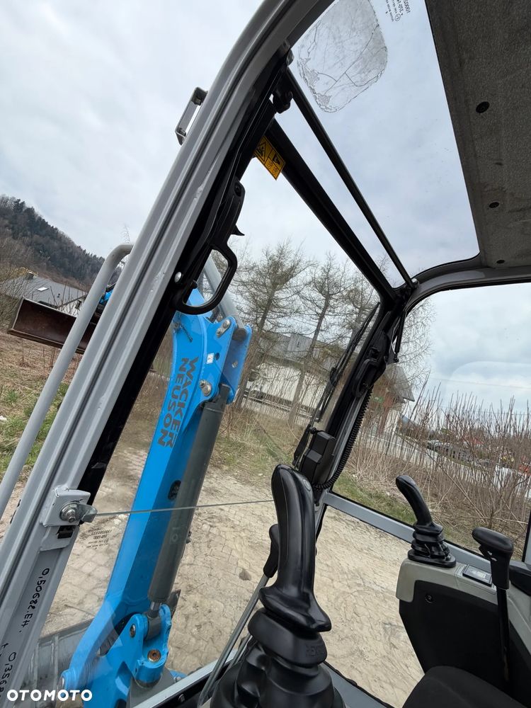 Wacker Neuson ET16 Minikoparka Koparka 2 tony. 793mtg JAK NOWA 2018 rok z Gospodarstwa Norweskiego 793 mtg. IGŁA! Rozsuwane hydraulicznie gąsienice. Dodatkowe sekcje Hydrauliczne. Silnik Yanmar 3 cyl. Aktualna DEKRA BMWT. Po serwisach! Ani deka luzów i wycieków. OKAZJA TANIO. Zadbana maszyna. 2 łyżki. Nie różni się od nówki sztuki z salonu!! Wielka Okazja. Fabryczny lakier na podzespołach! - 11