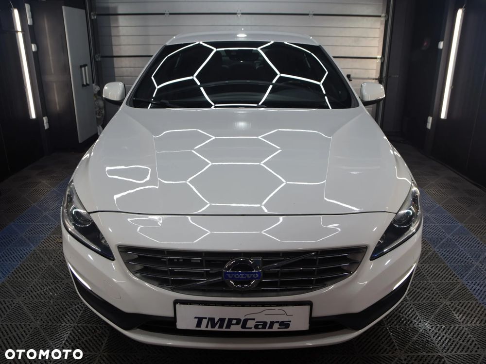 Volvo S60 D4 Drive-E Momentum - 28