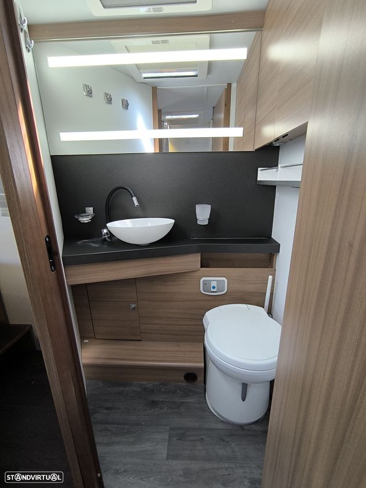 Adria Matrix 670DC (Cama central) - 12