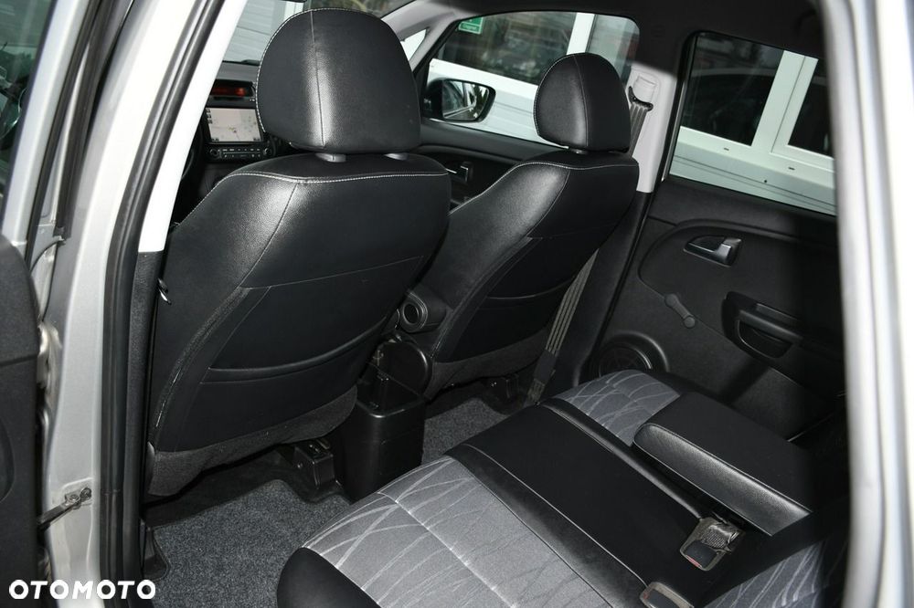 Kia Venga - 34