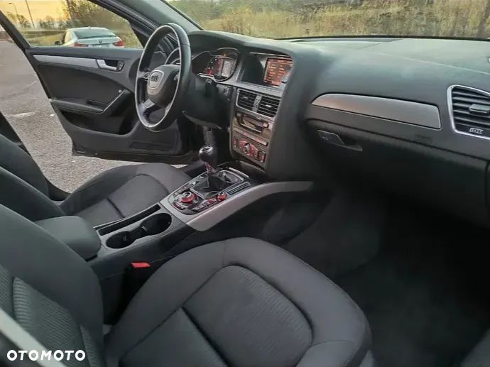 Audi A4 Avant 2.0 TDI DPF Ambiente - 12