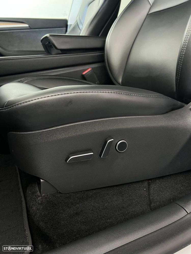 Tesla Model Y Long Range Dual Motor AWD - 33