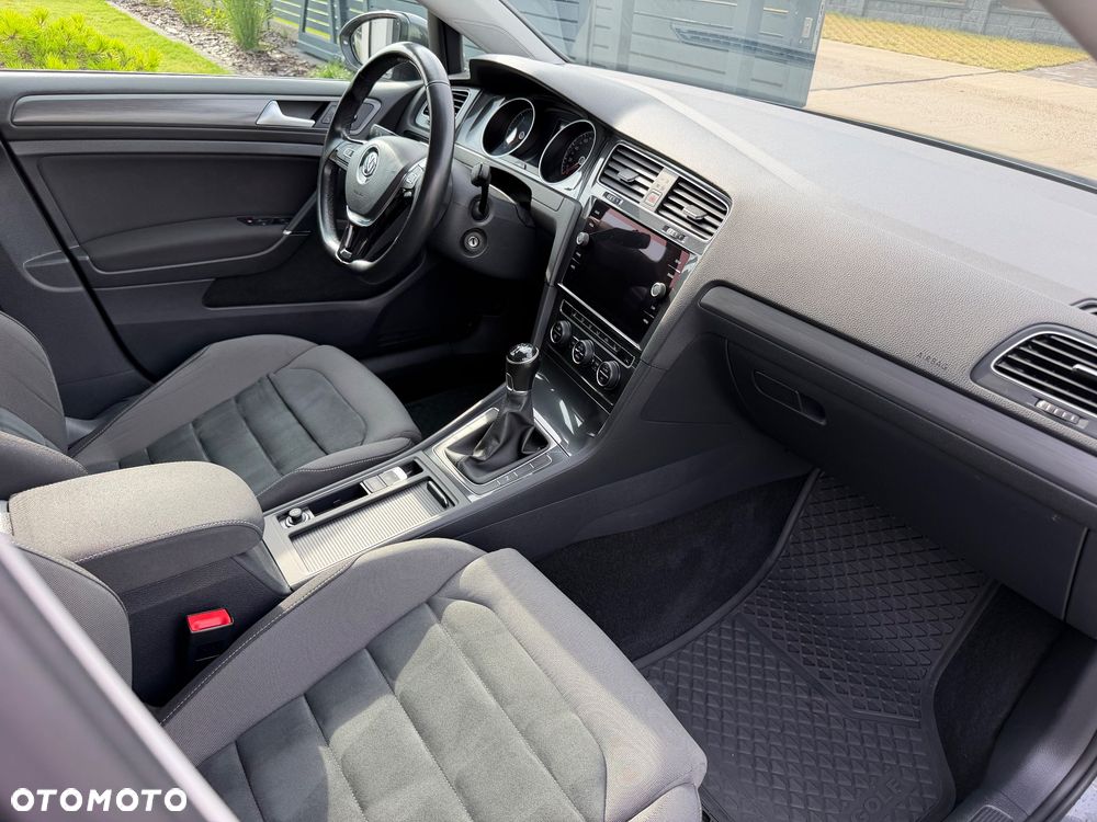 Volkswagen Golf 1.6 TDI BMT Comfortline - 11