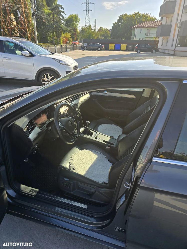 Volkswagen Passat 2.0 TDI Highline - 10