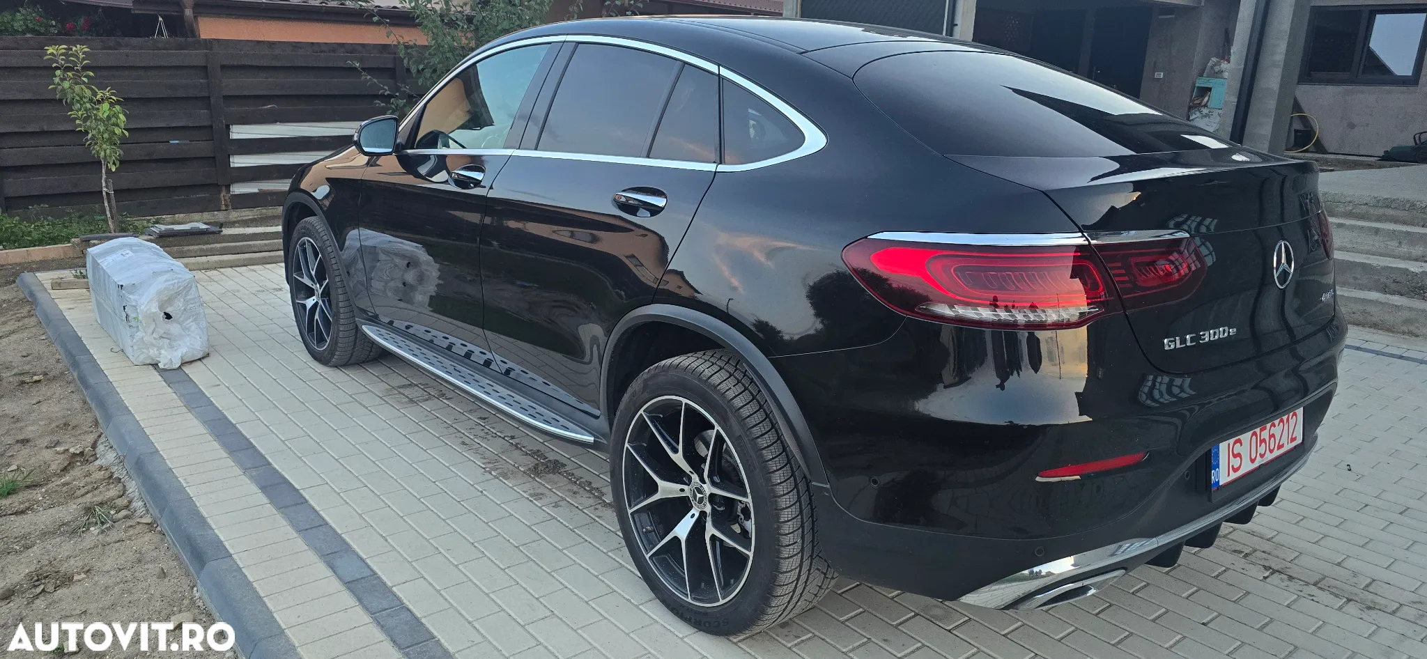 Mercedes-Benz GLC Coupe 300 e 4Matic 9G-TRONIC - 3