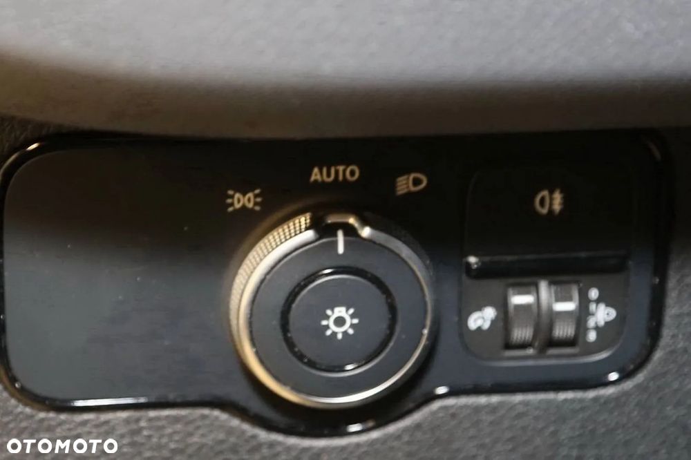 Mercedes-Benz Sprinter - 9