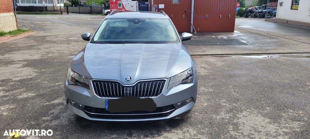 Skoda Superb Combi 2.0 TDI DSG Ambition - 3