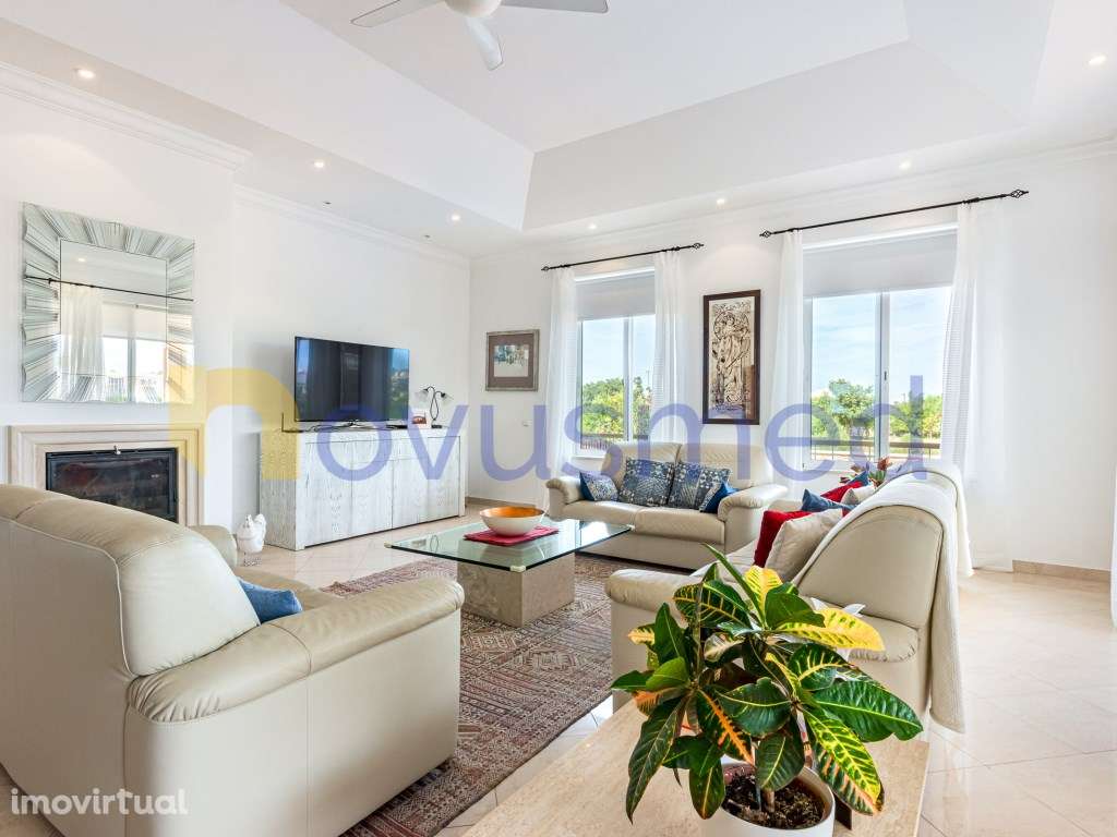 Moradia Térrea T4 com Piscina Aquecida e Garagem no Algarve - Perto... - Grande imagem: 2/60