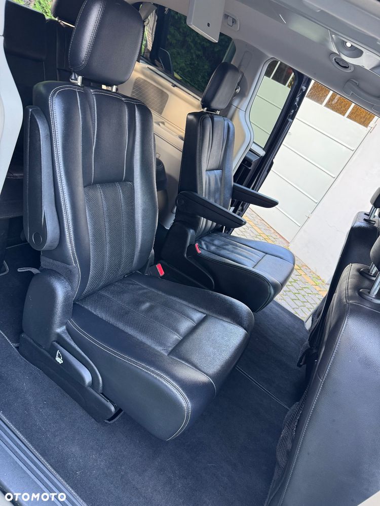 Chrysler Town & Country 3.6 Touring - 15