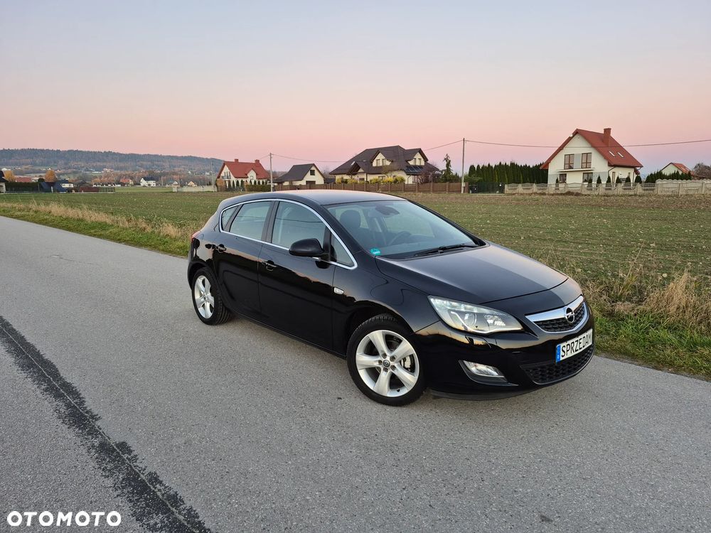 Opel Astra 1.4 Turbo Cosmo - 26