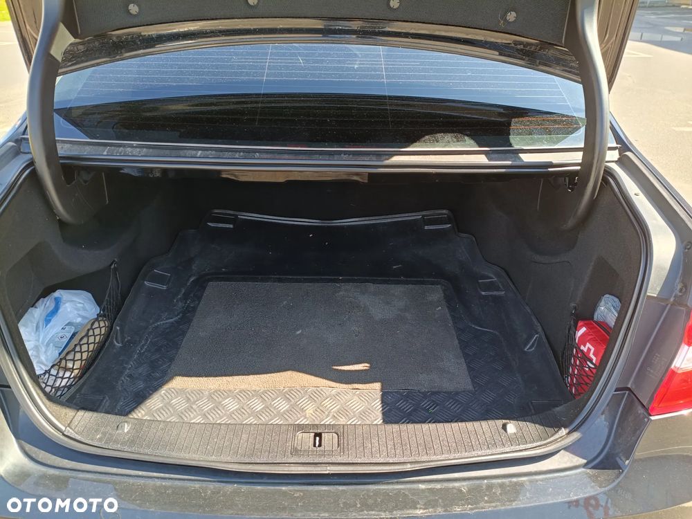 Mercedes-Benz Klasa E 200 CGI BlueEFFICIENCY - 10