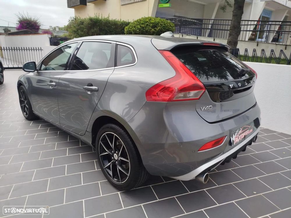 Volvo V40 2.0 D4 R-Design Summum - 4