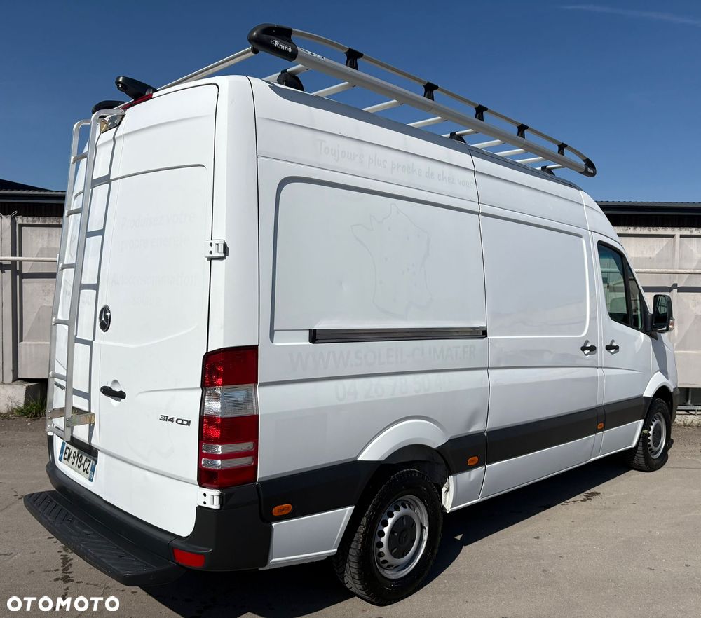 Mercedes-Benz Sprinter - 24