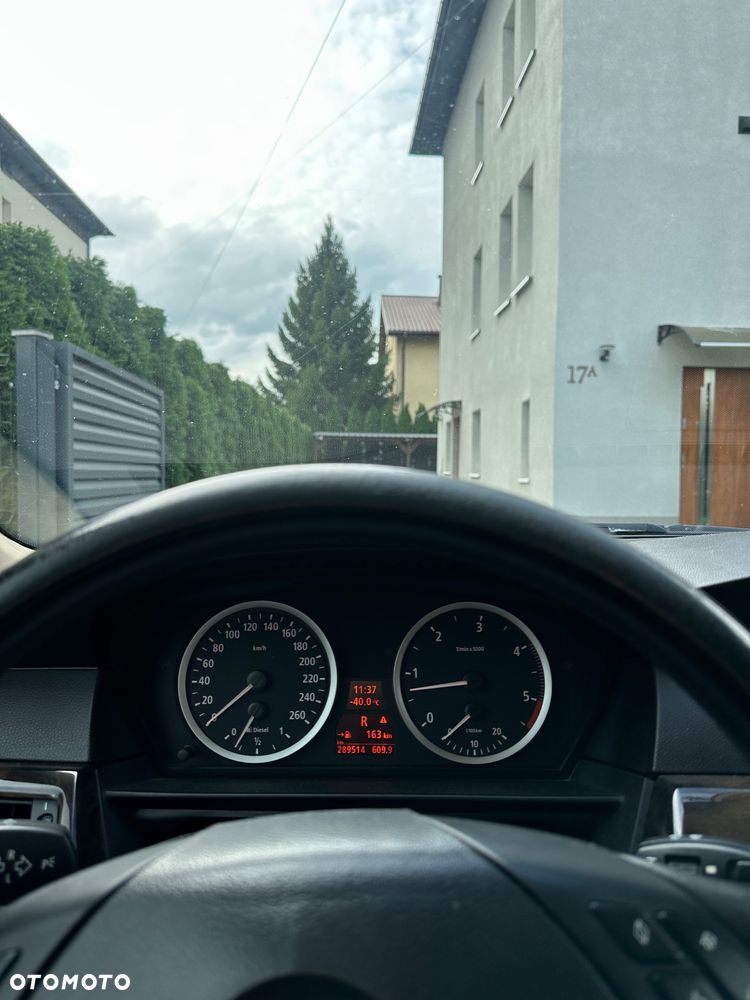 BMW Seria 5 525d - 17