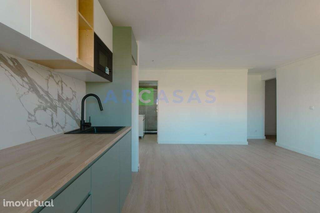 Apartamento T2 renovado e com varanda em Santegãos, Rio Tinto, Gondoma - Grande imagem: 4/17