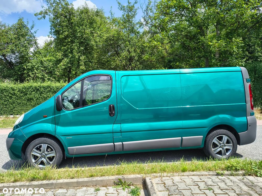Opel Vivaro - 1