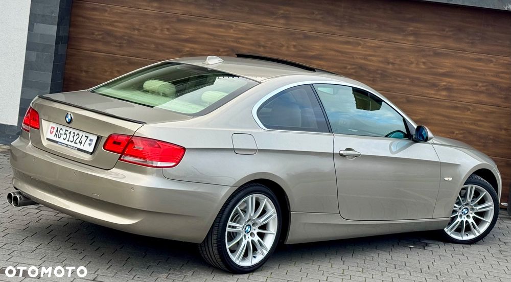 BMW Seria 3 330i Edition Exclusive - 10