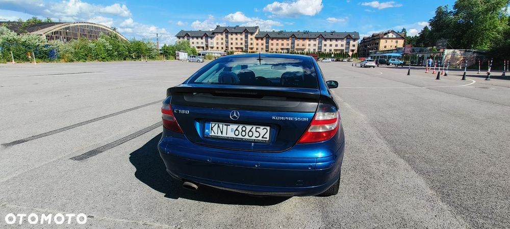 Mercedes-Benz Klasa C 180 Kompressor Automatik Sport Edition - 22