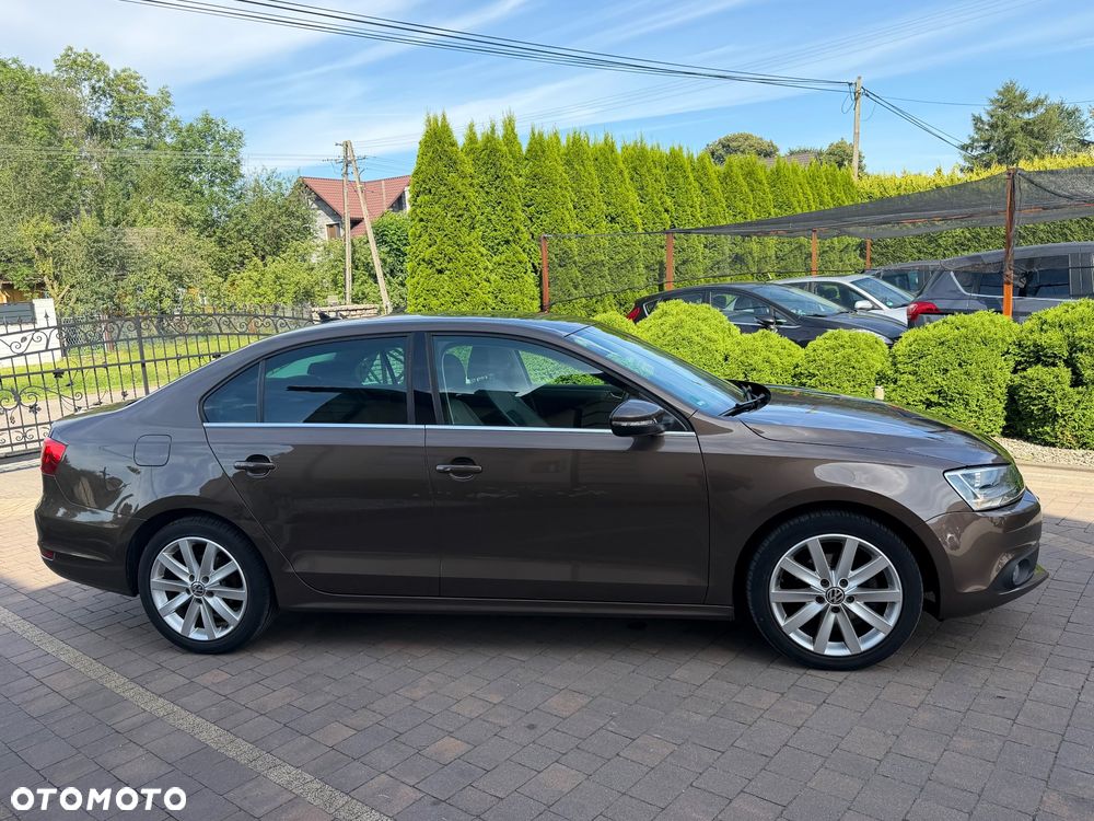 Volkswagen Jetta 1.6 TDI DSG Highline - 11