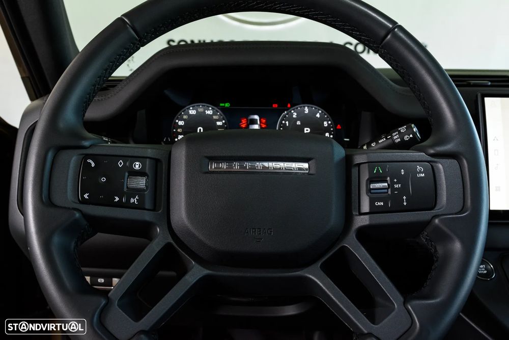 Land Rover Defender 2.0 P300e 110 AWD X-Dynamic SE - 18