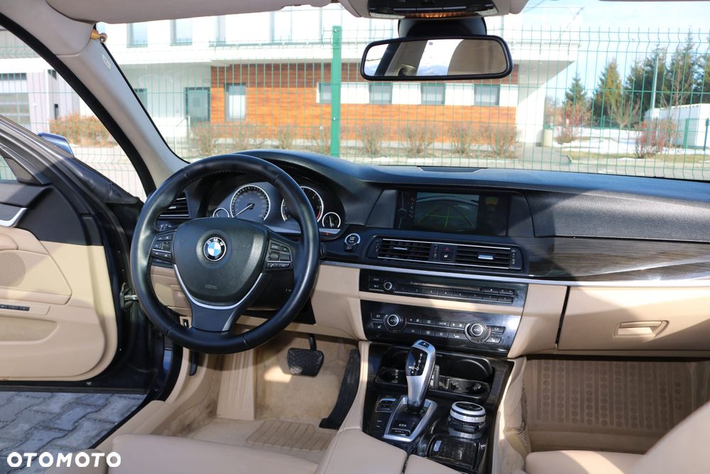 BMW Seria 5 525d xDrive Modern Line - 25