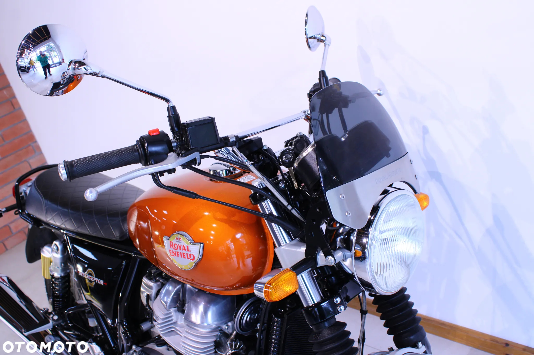 Royal Enfield Interceptor - 13