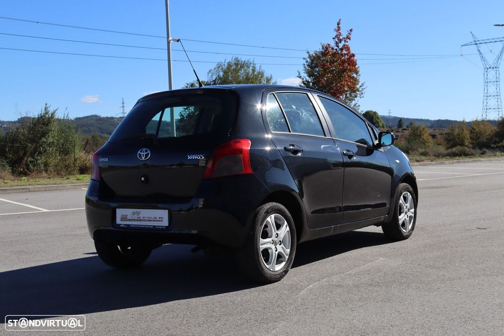 Toyota Yaris - 12