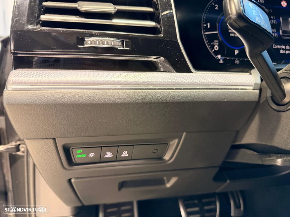 VW Touareg 3.0 TDI V6 R-Line - 25