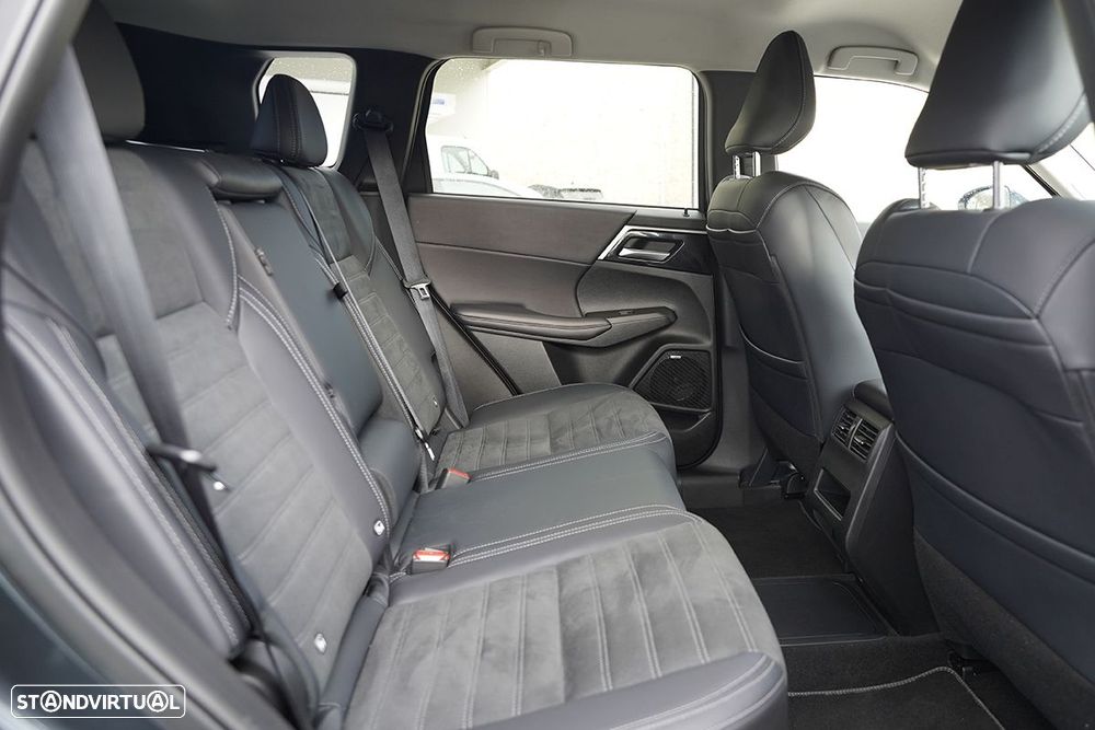 Mitsubishi Outlander 2.4 PHEV Intense - 25