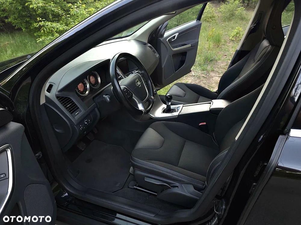 Volvo XC 60 DRIVe Momentum - 23